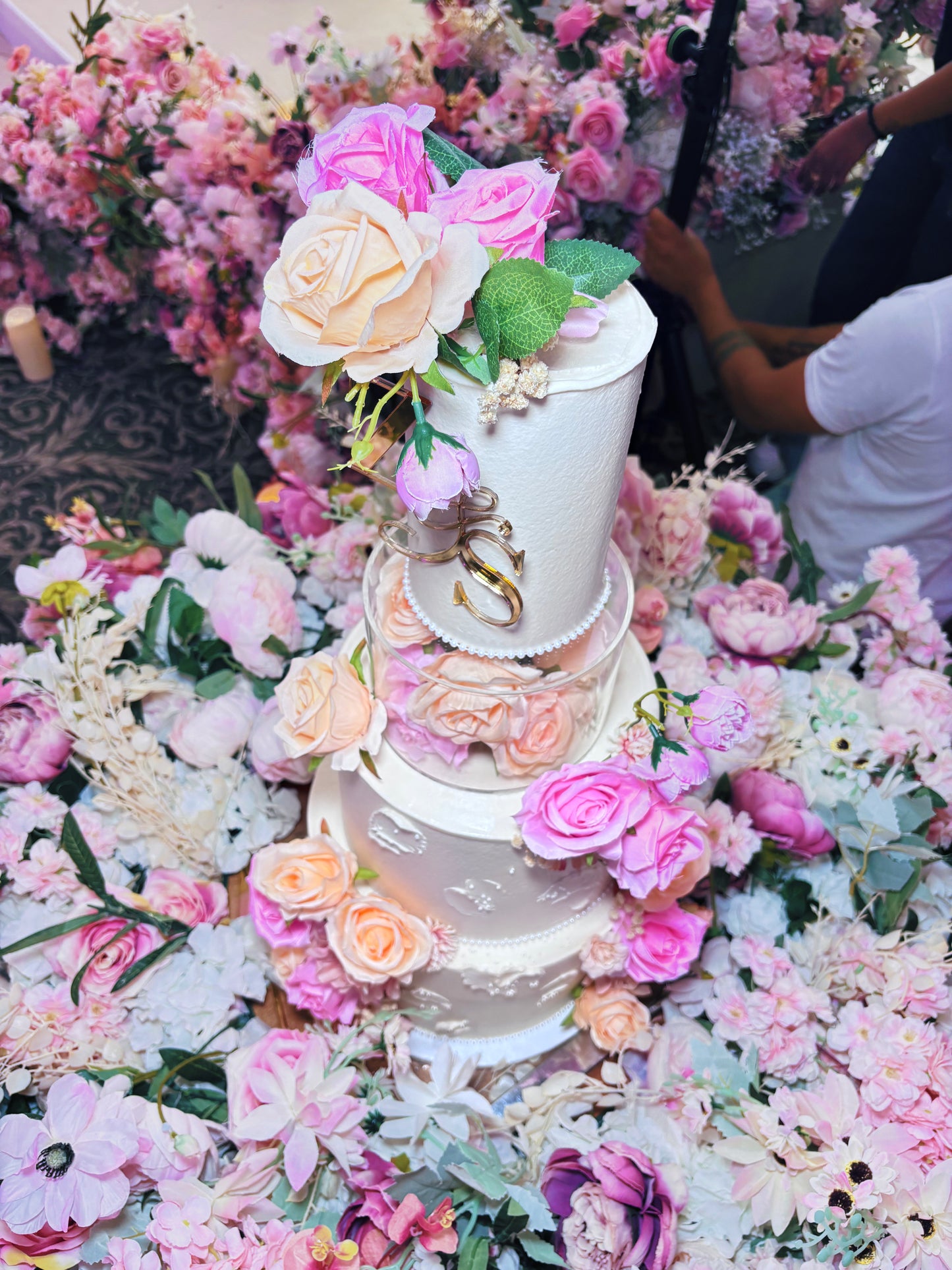 (1) 3 Tier Wedding Cake - inc acrylic tier separator
