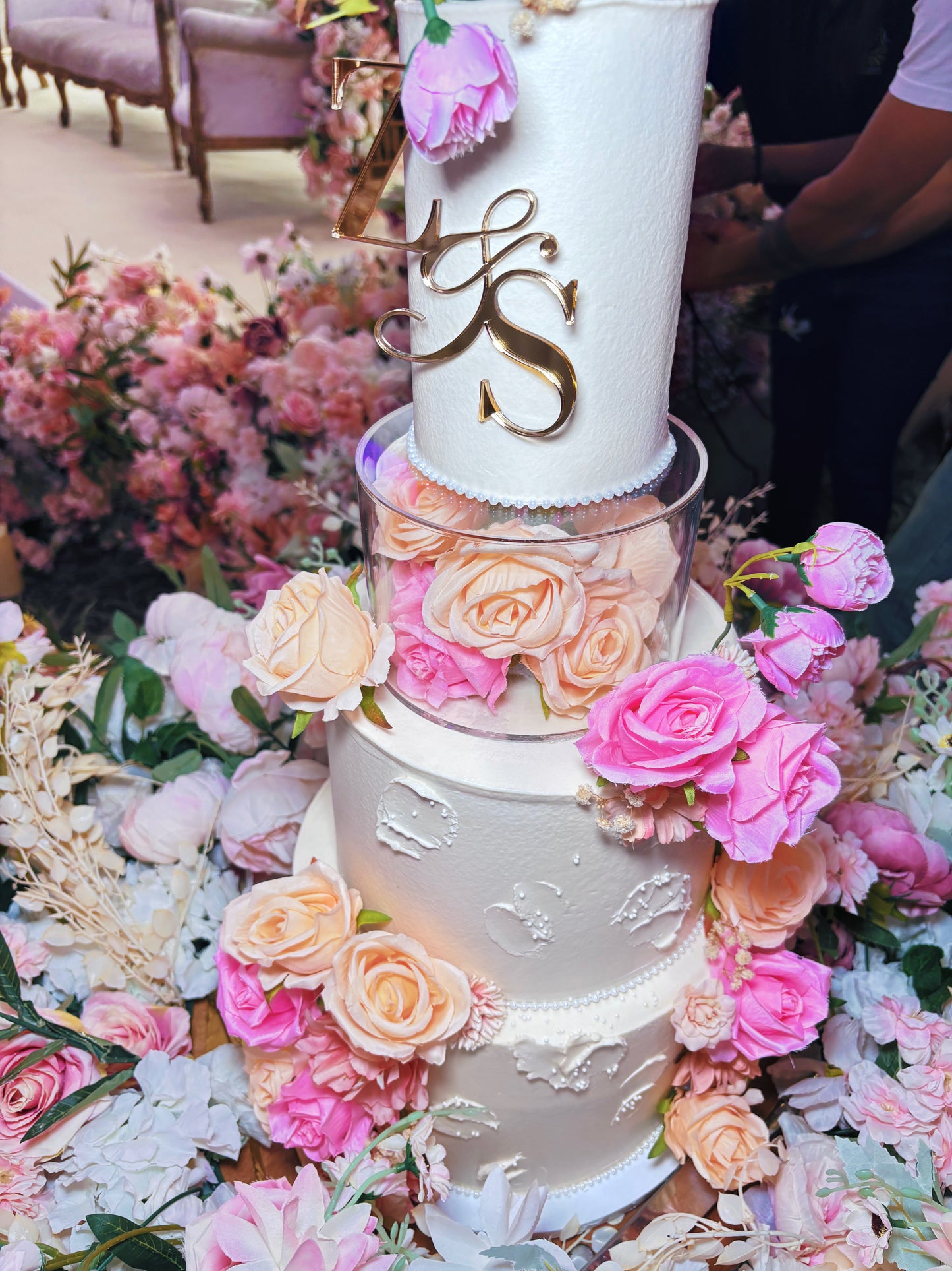 (1) 3 Tier Wedding Cake - inc acrylic tier separator