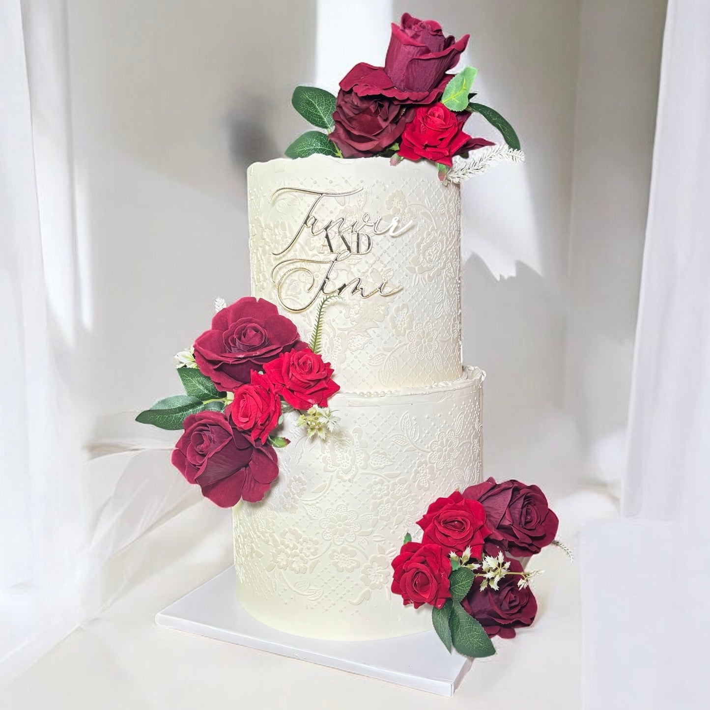 (1) 2 tier wedding cake